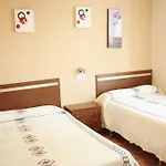 Pensión Isabel 3*