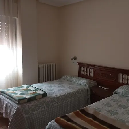 Isabel בית הארחה 3*